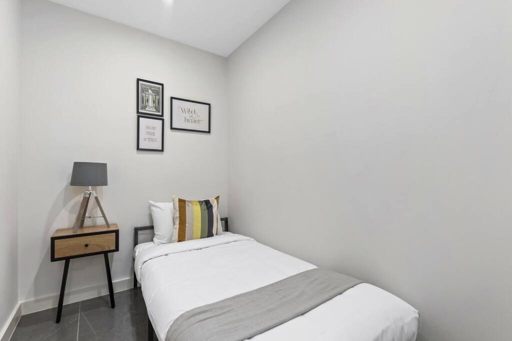 Style Living One Bedroom Olympic Park * Sydney