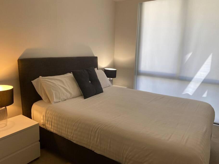 Ultra Convenient St Leonards Her09008 Sydney
