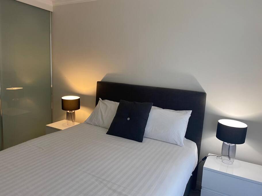 Ultra Convenient St Leonards Her09008 Apartment *