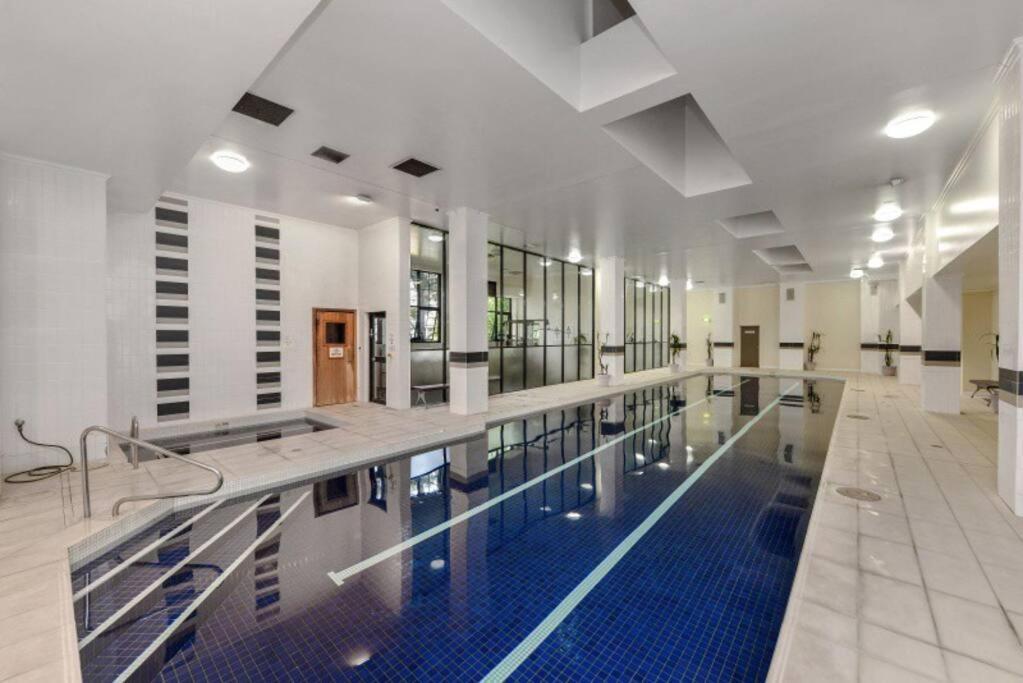 Ultra Convenient St Leonards Her09008 Apartment
