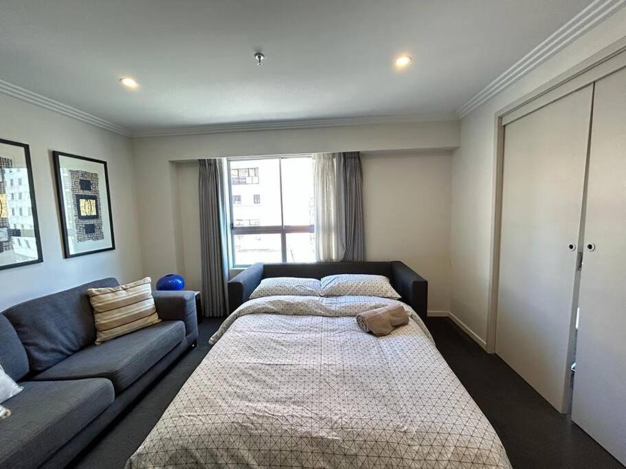 Apartment Location In Syd Cbd At