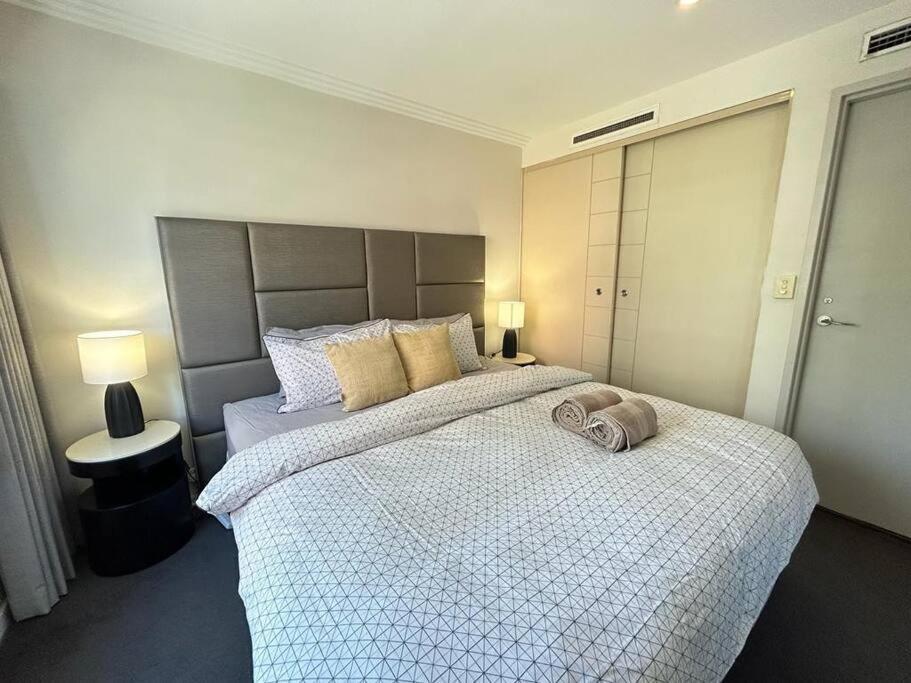 Location In Syd Cbd At * Sydney