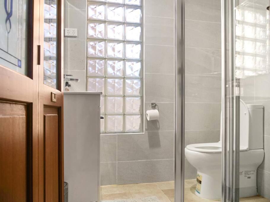 4 Bdrm Terrace With Office * Sydney