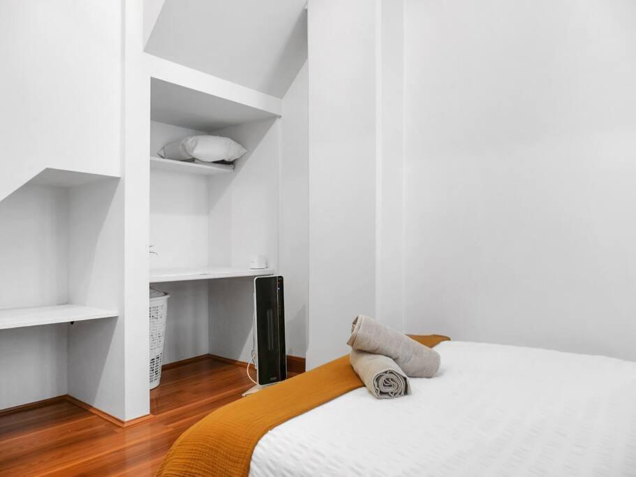 4 Bdrm Terrace With Office