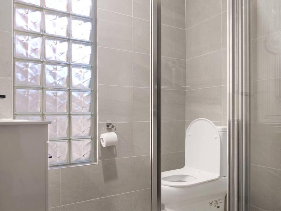 4 Bdrm Terrace With Office Sydney
