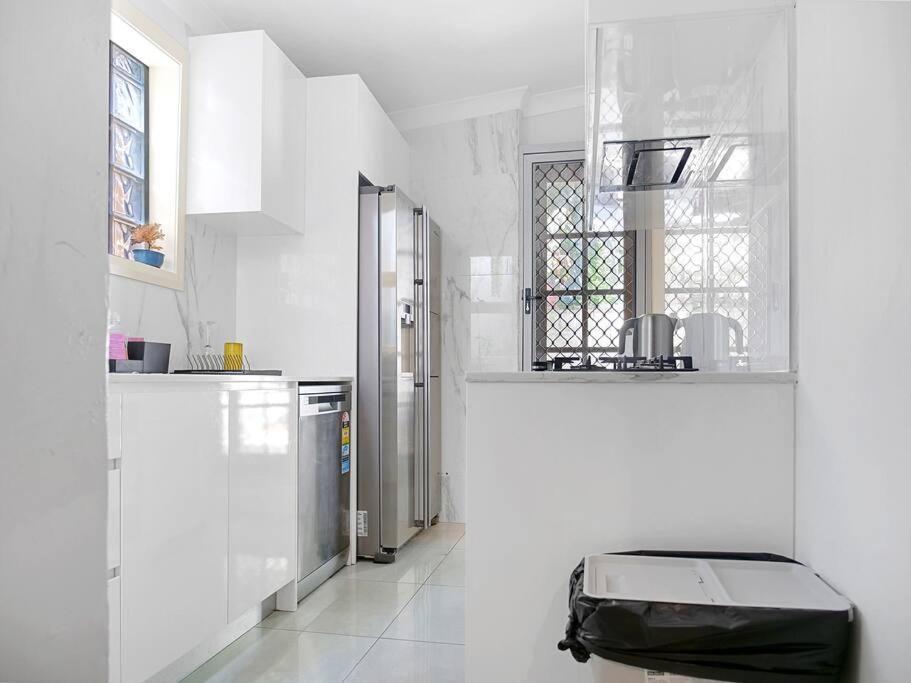 4 Bdrm Terrace With Office * Sydney