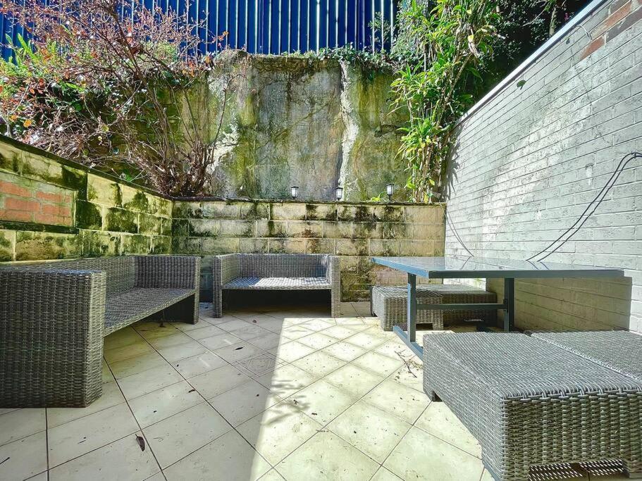 4 Bdrm Terrace With Office *