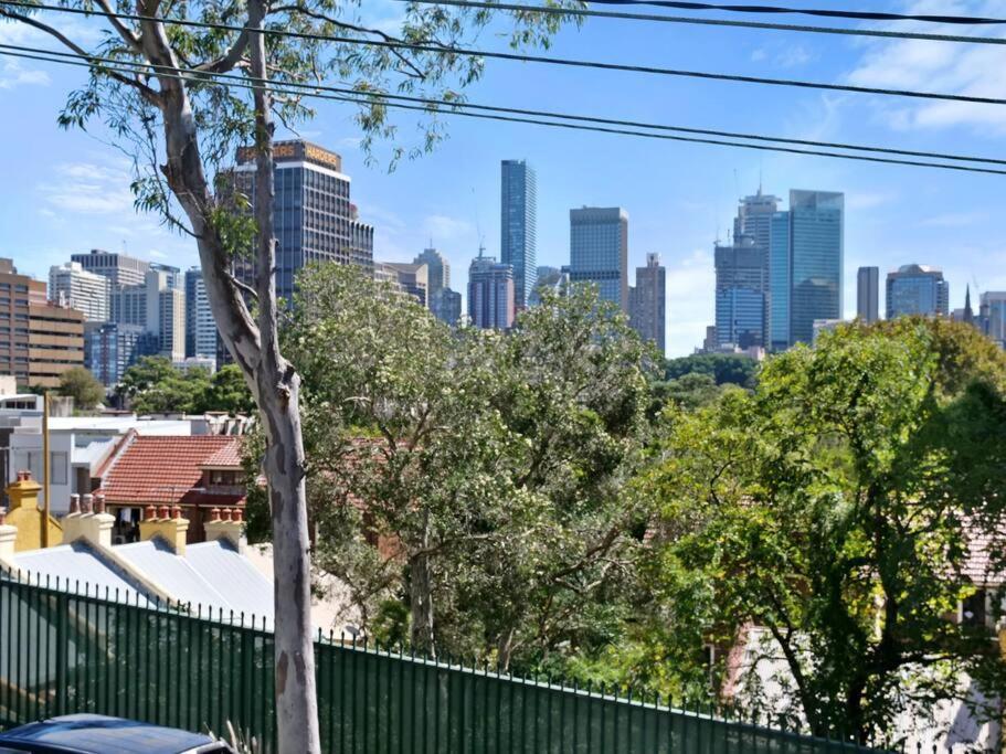 4 Bdrm Terrace With Office Holiday home *