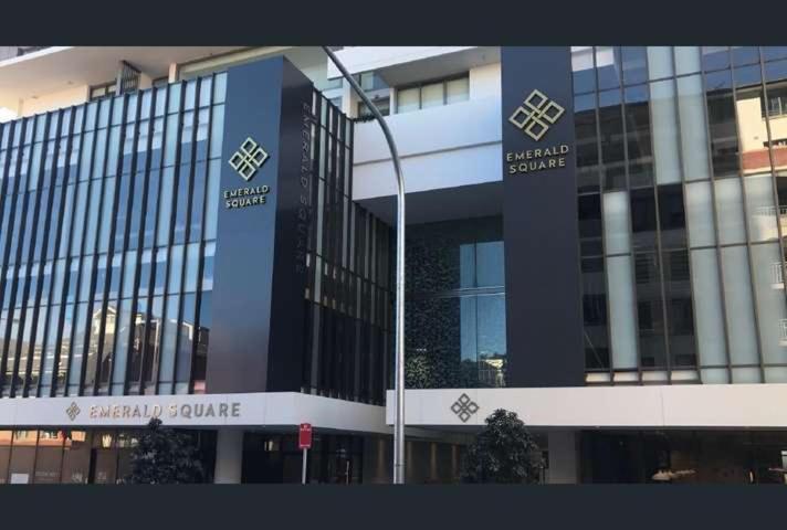 Guest house Bright Single - Seconds To Bus Station & Park - Close To Chinatown - Shared Bathroom Sydney