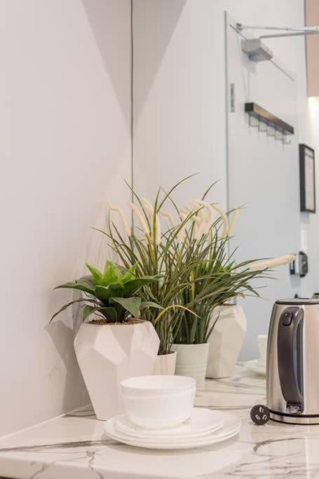 Comfy Triple - Ac - Centrally Located Of Sydnear- Station Town Hall Icc Darling Harbour Uts Usyd - Shared Bathroom Guest house