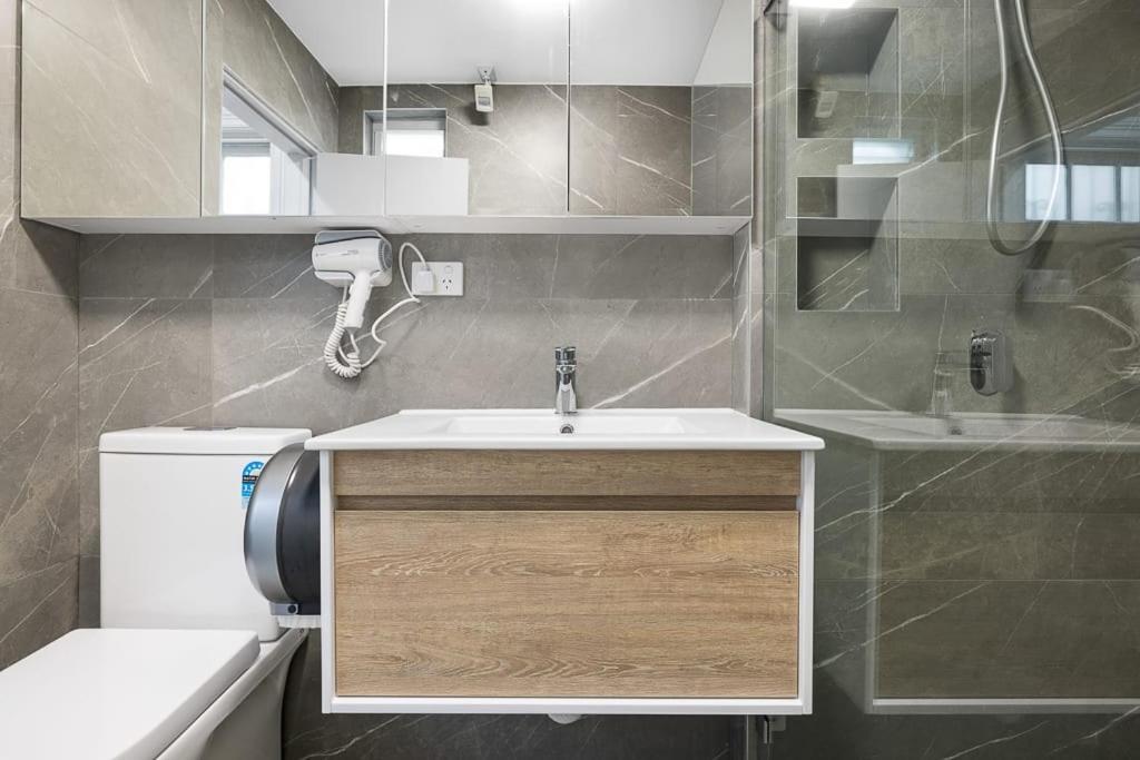 Modern Double - Ac - Seconds To Cbd - Near Uts& Usyd& Darling Harbour& Icc&high Rated Restaurants - Shared Bathroom *