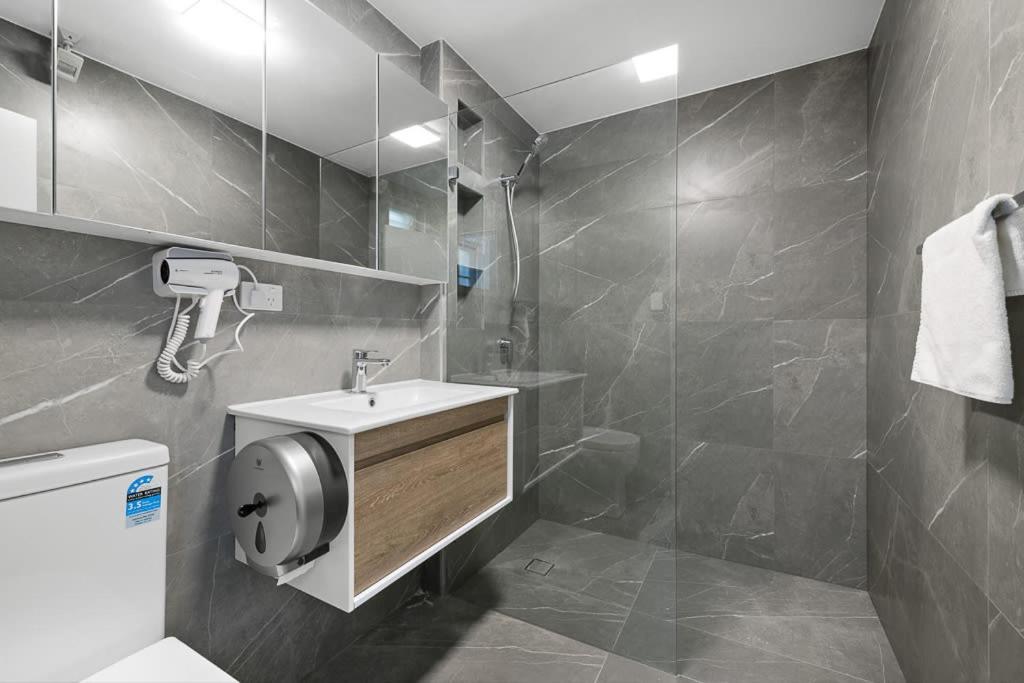 Guest house Modern Double - Ac - Seconds To Cbd - Near Uts& Usyd& Darling Harbour& Icc&high Rated Restaurants - Shared Bathroom