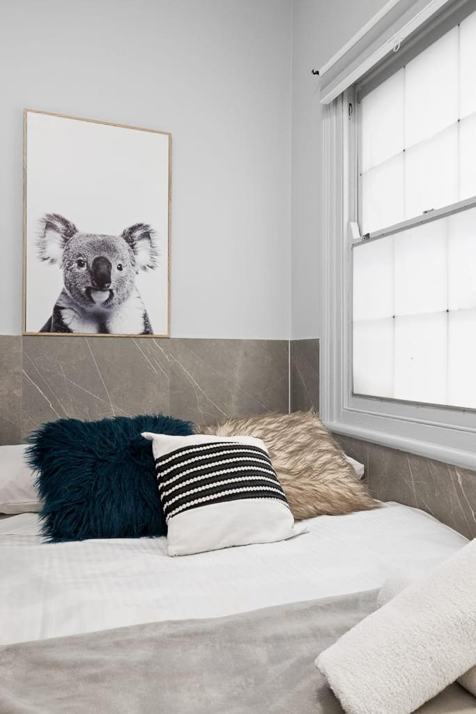Guest house Modern Double - Ac - Seconds To Cbd - Near Uts& Usyd& Darling Harbour& Icc&high Rated Restaurants - Shared Bathroom *