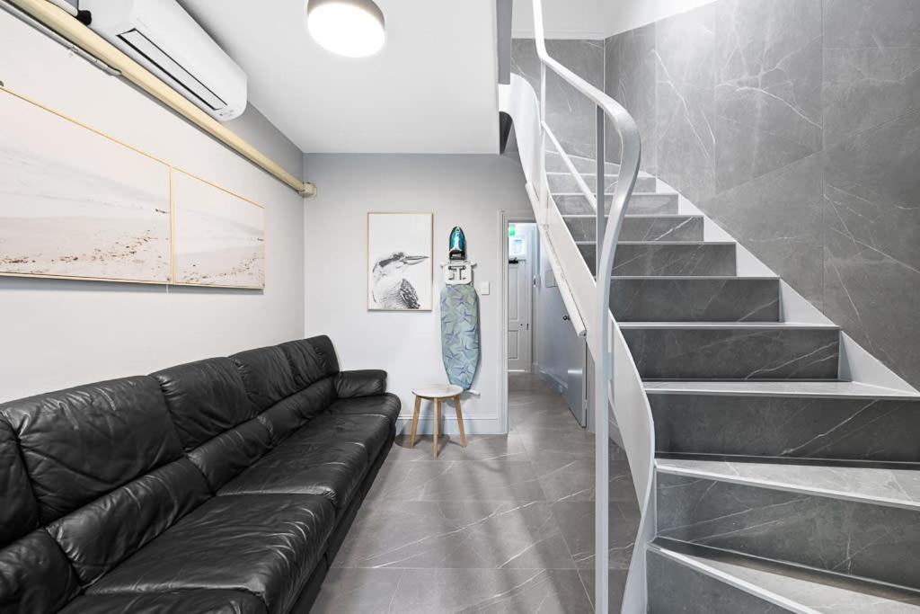 Modern Double - Ac - Seconds To Cbd - Near Uts& Usyd& Darling Harbour& Icc&high Rated Restaurants - Shared Bathroom