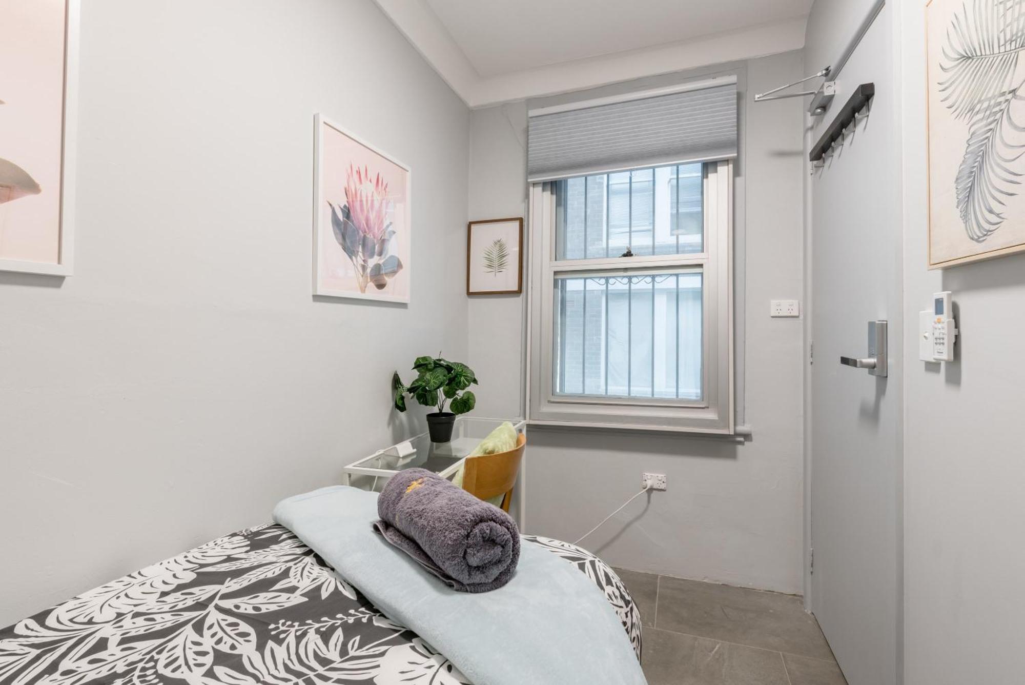 Guest house Chic Single - Ac - Next To Station - Nearby Cbd Usyd Uts Viewed Bistros - Shared Bathroom *