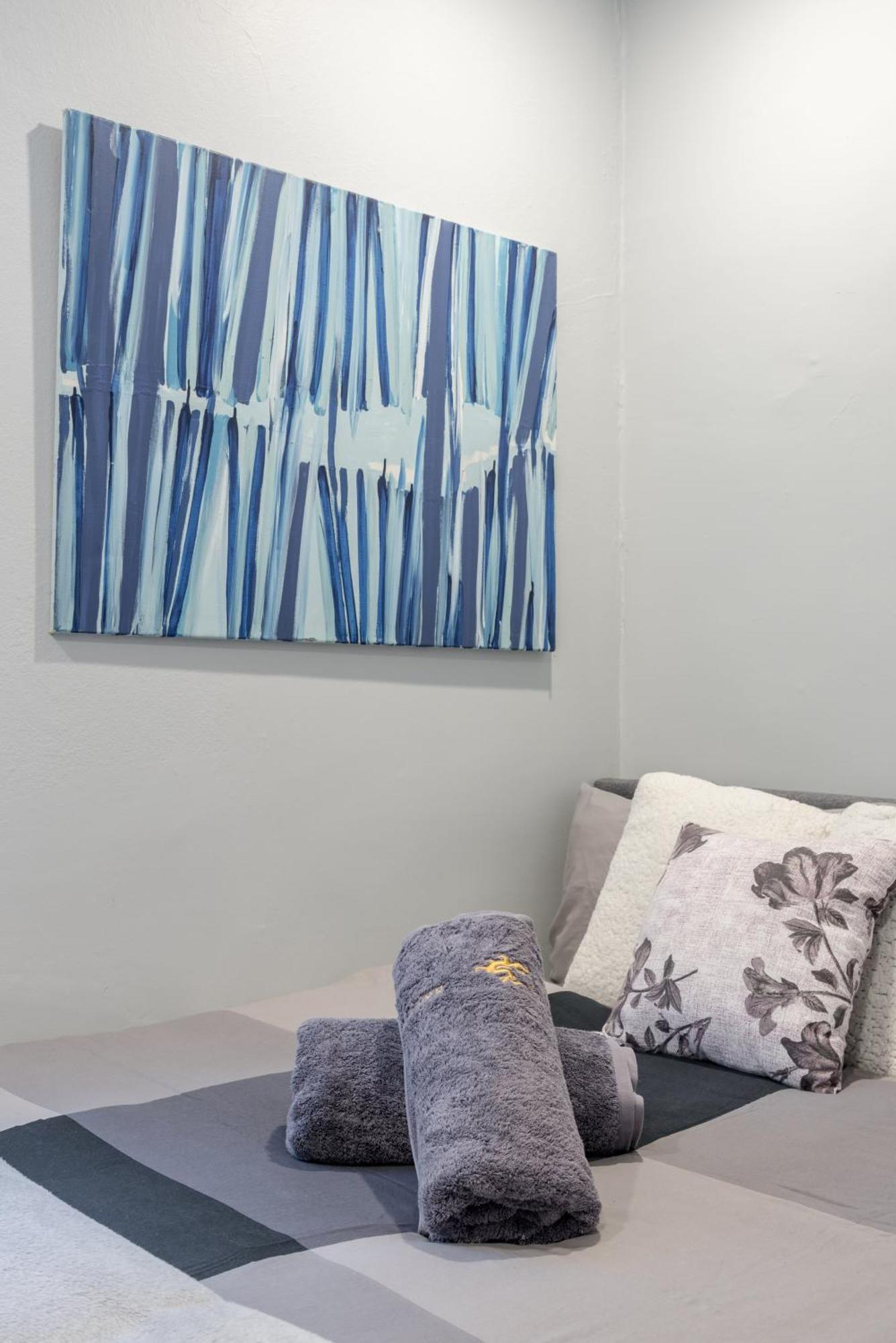 Chic Double - Ac - Next To Station - Nearby Cbd Usyd Uts Viewed Bistros - Shared Bathroom Holiday home Sydney