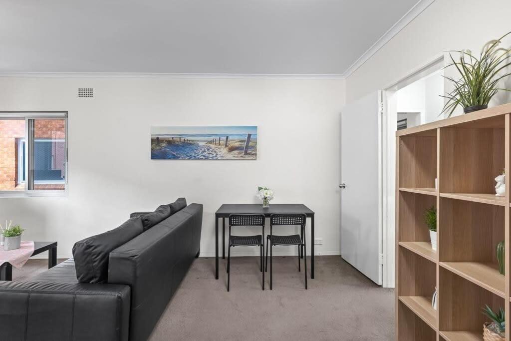 Modern - Free Parking - Near Shop&unsw&station Apartment Sydney