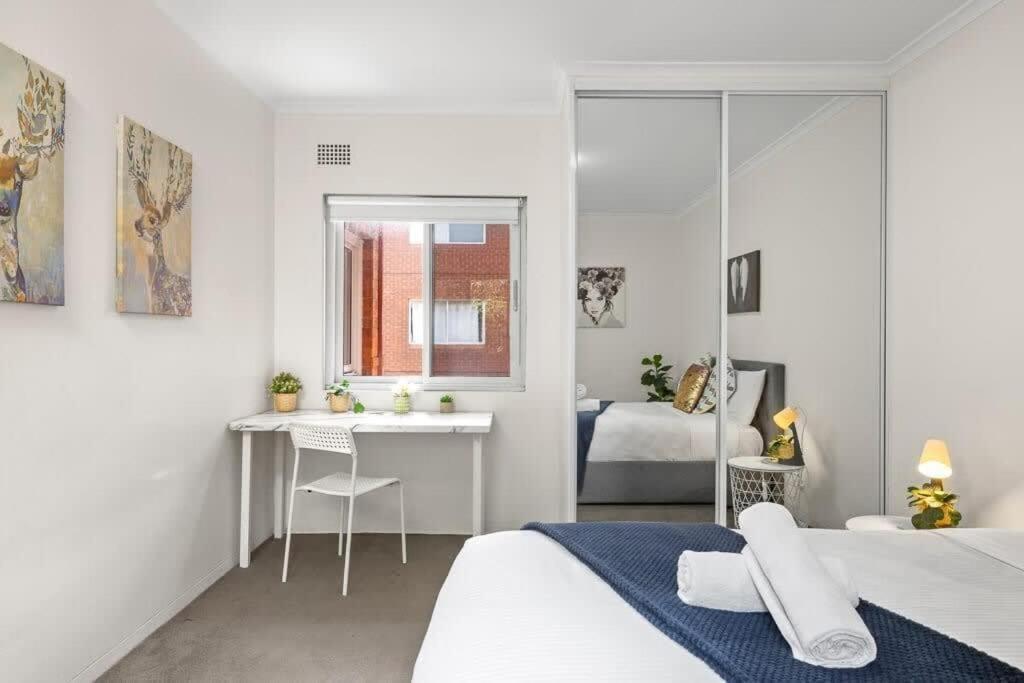 Modern - Free Parking - Near Shop&unsw&station Apartment