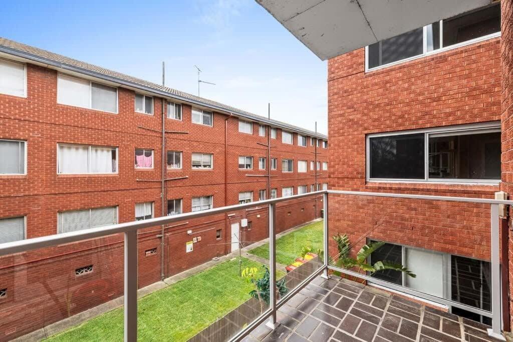 Modern - Free Parking - Near Shop&unsw&station Apartment *