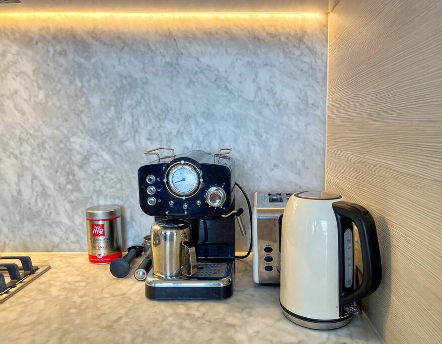 Kozyguru Milsons Point Amazing View 2 Bed *