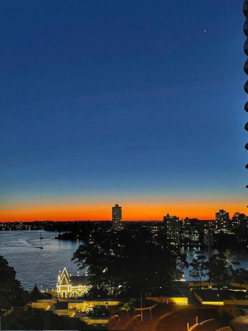 Kozyguru Milsons Point Amazing View 2 Bed Apartment
