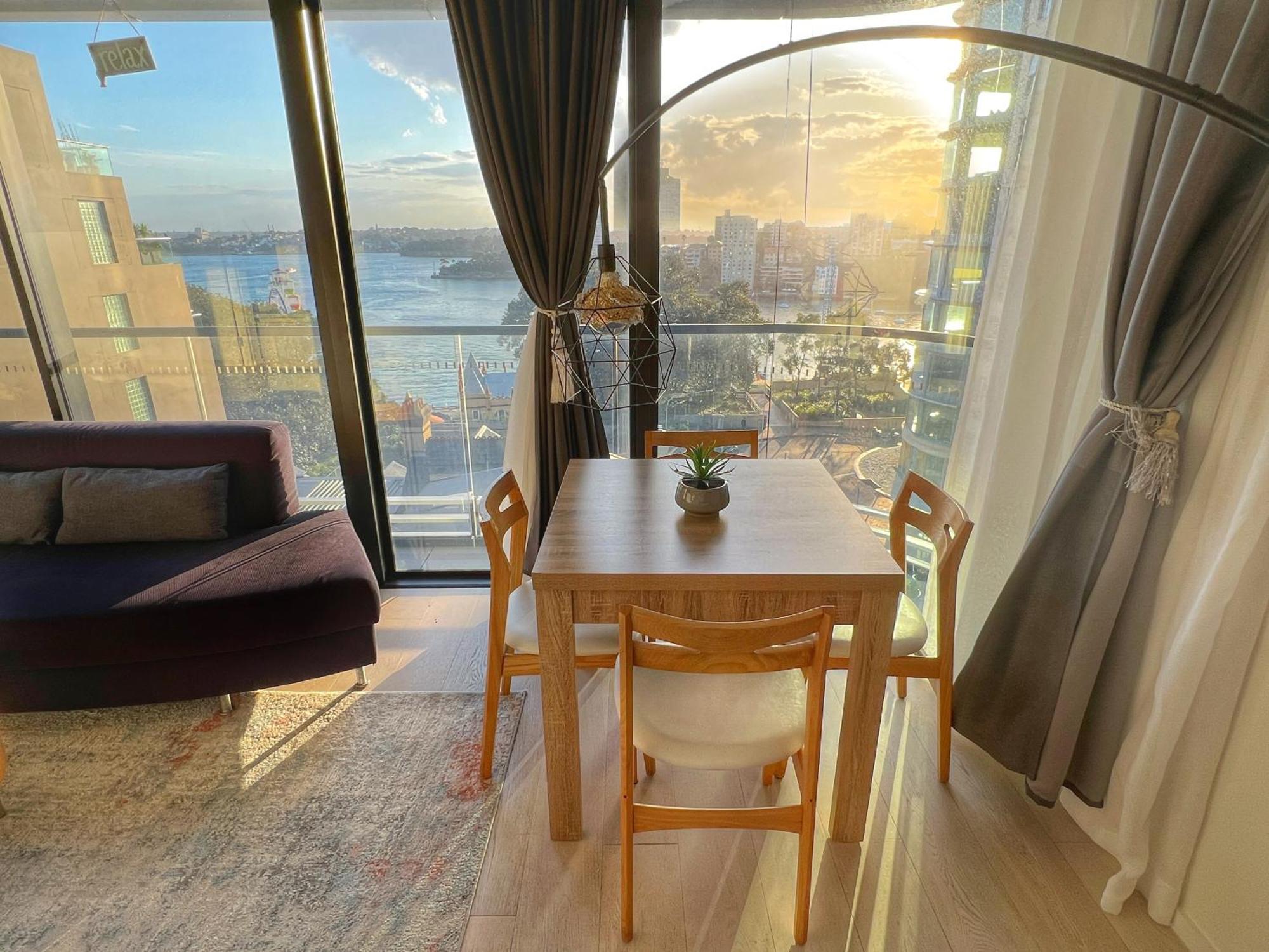Kozyguru Milsons Point Amazing View 2 Bed *