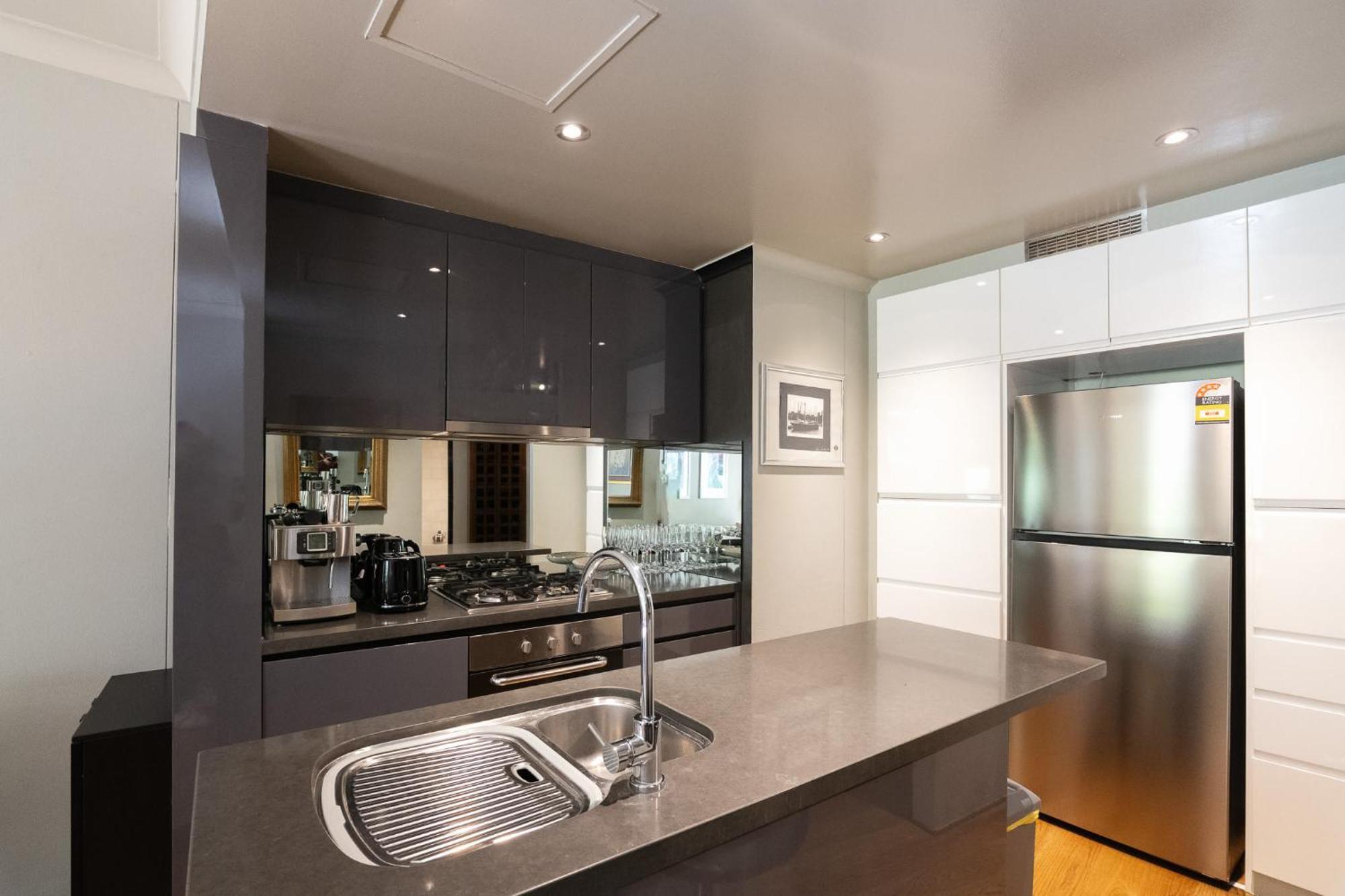 Apartment Stunning 1bed Surry Hills Balcony W Parking