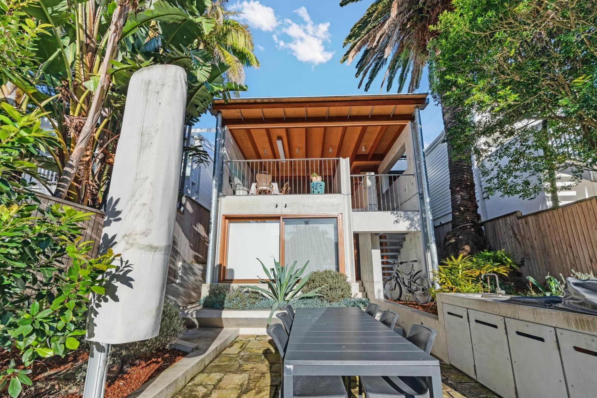 Villa Stunning 3-br Architectural Gem *
