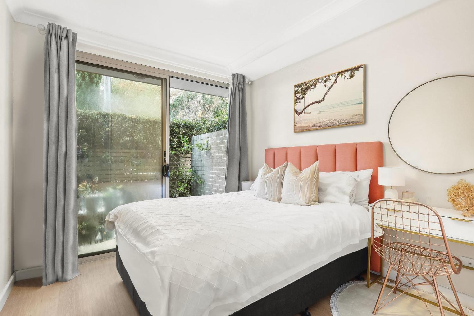 8 Mins From Airport! 1br With Courtyard Apartment *