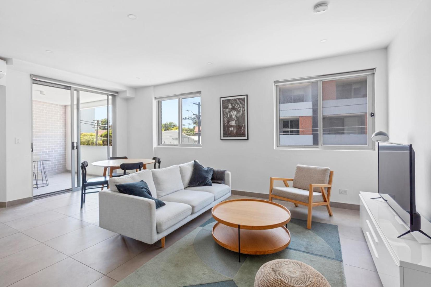 Apartment Inner West 1br & Balcony - Mins To Cbd Sydney