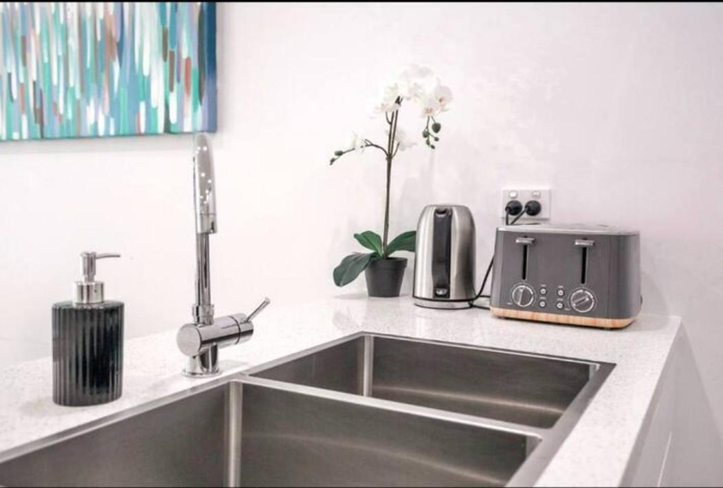 08mascot Abnb-inspired 1br With Open-style Second Room, Free Parking *