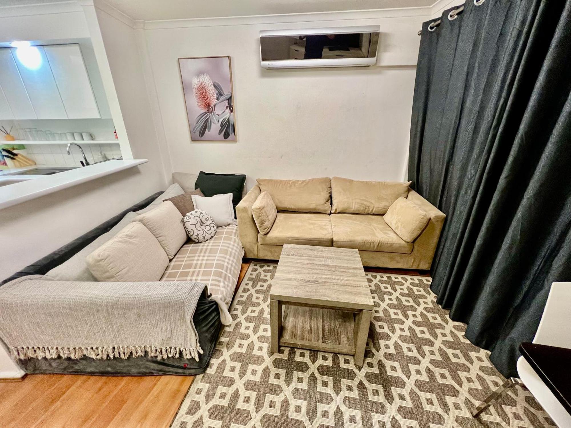 Kingsleigh Apartment *