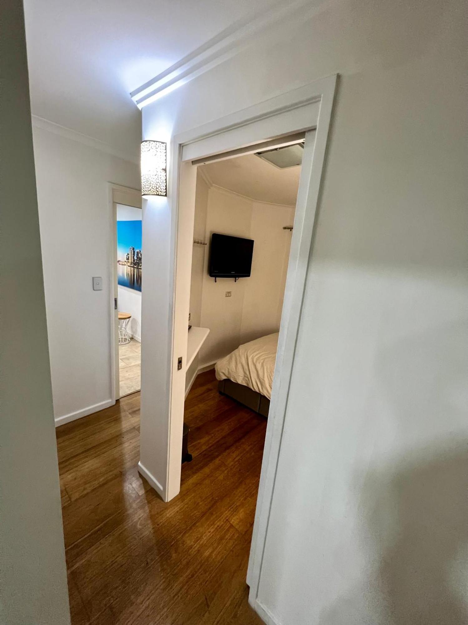 Kingsleigh Apartment *