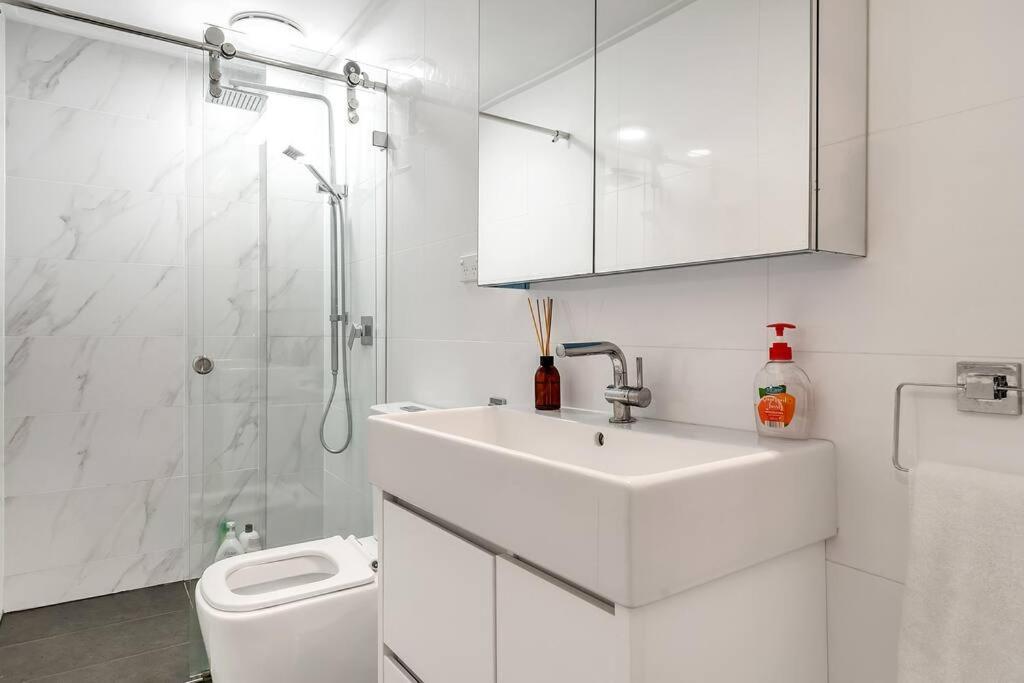 Villa 21p Unique Design 4 Bedroom Abnb Style Townhouse Near Darling Harbour 9 Min Walk Sydney