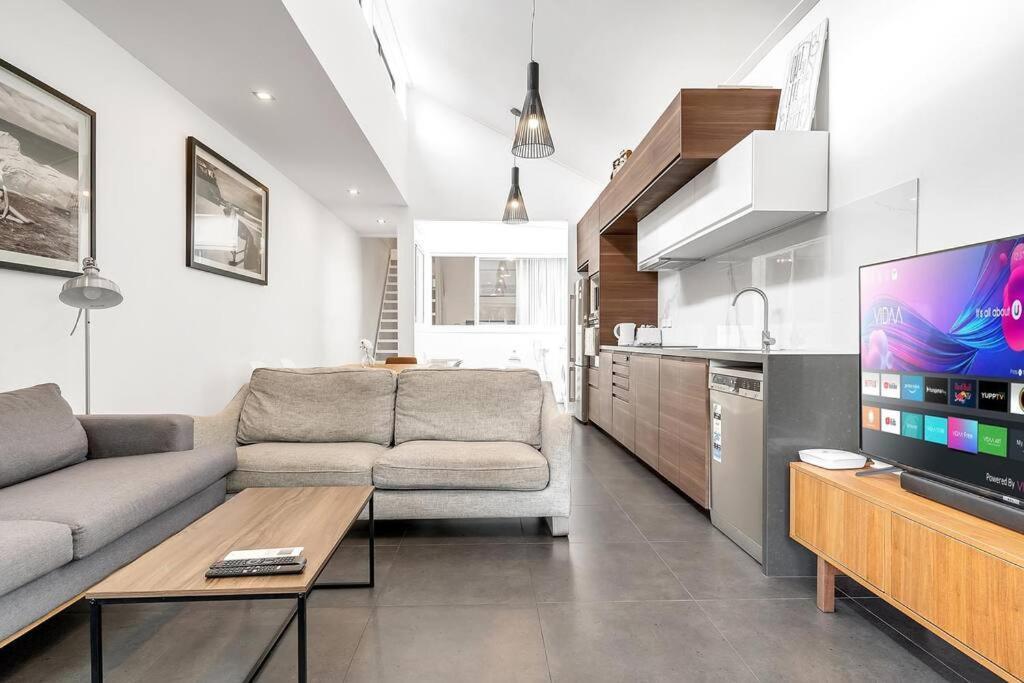 Villa 21p Unique Design 4 Bedroom Abnb Style Townhouse Near Darling Harbour 9 Min Walk