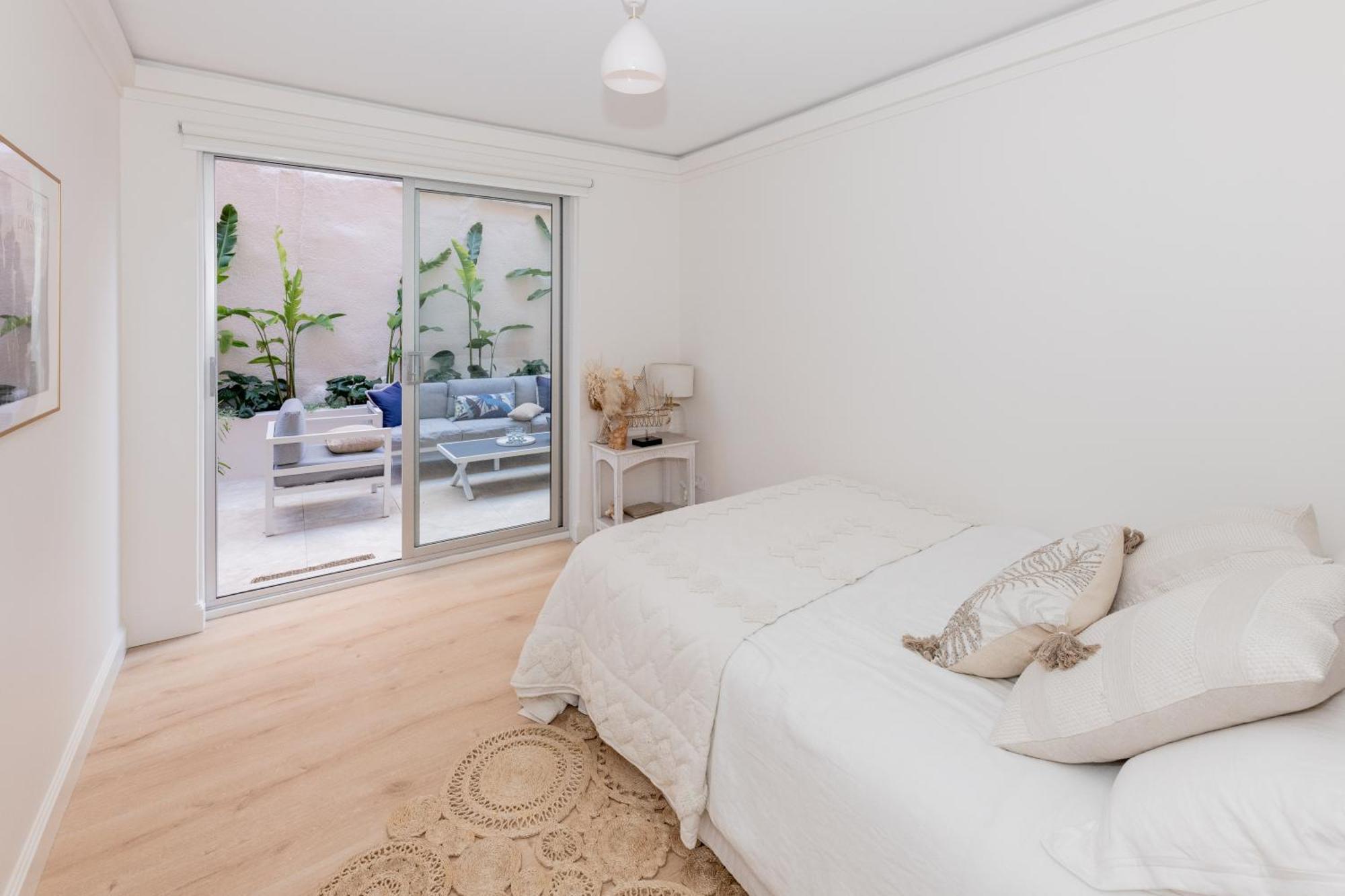3 Bedroom Beachfront Manly Garden Apartment