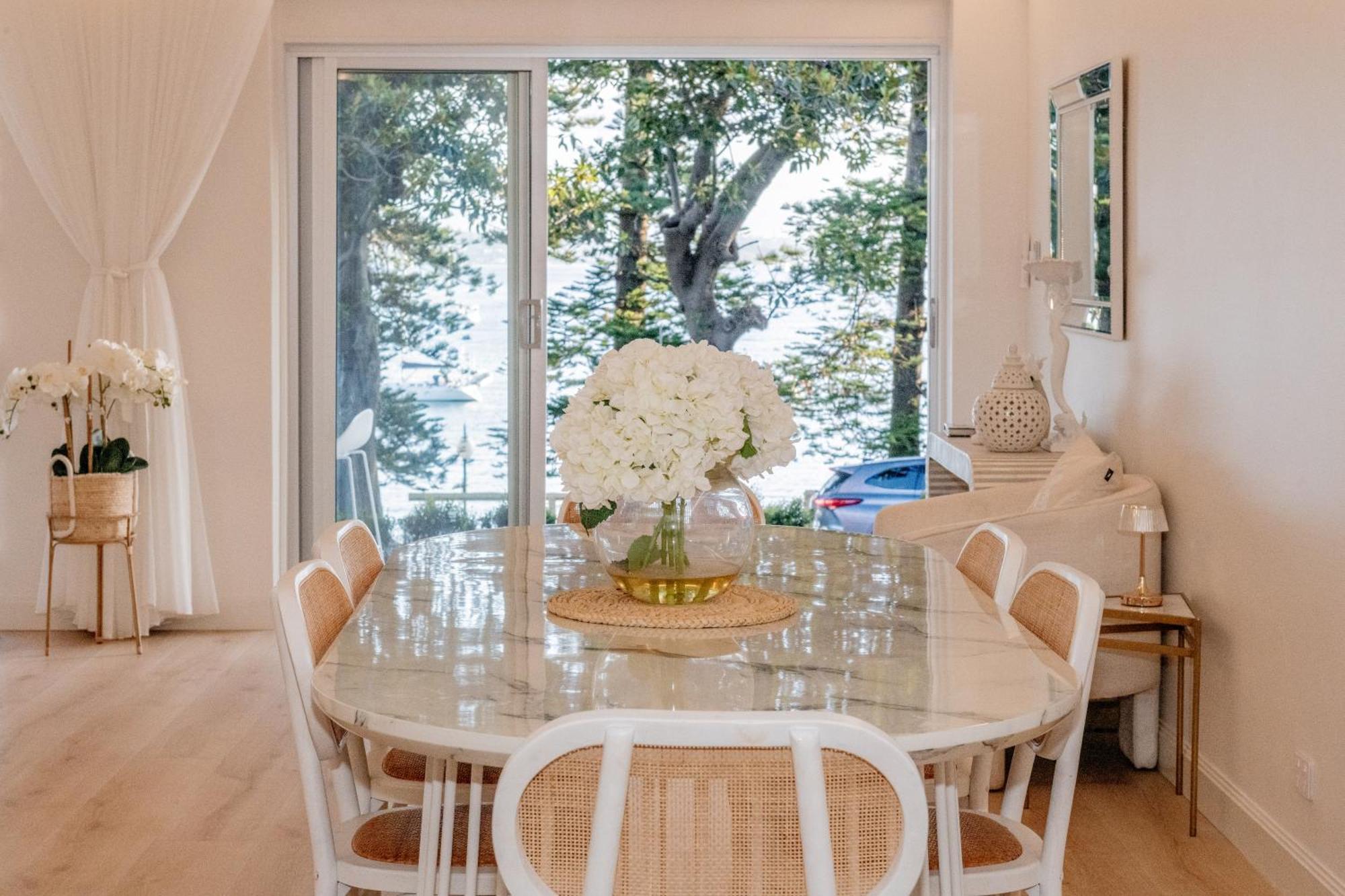 Apartment 3 Bedroom Beachfront Manly Garden