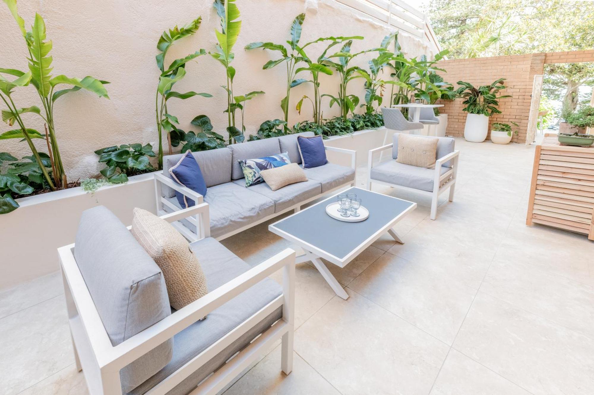 3 Bedroom Beachfront Manly Garden Apartment Sydney