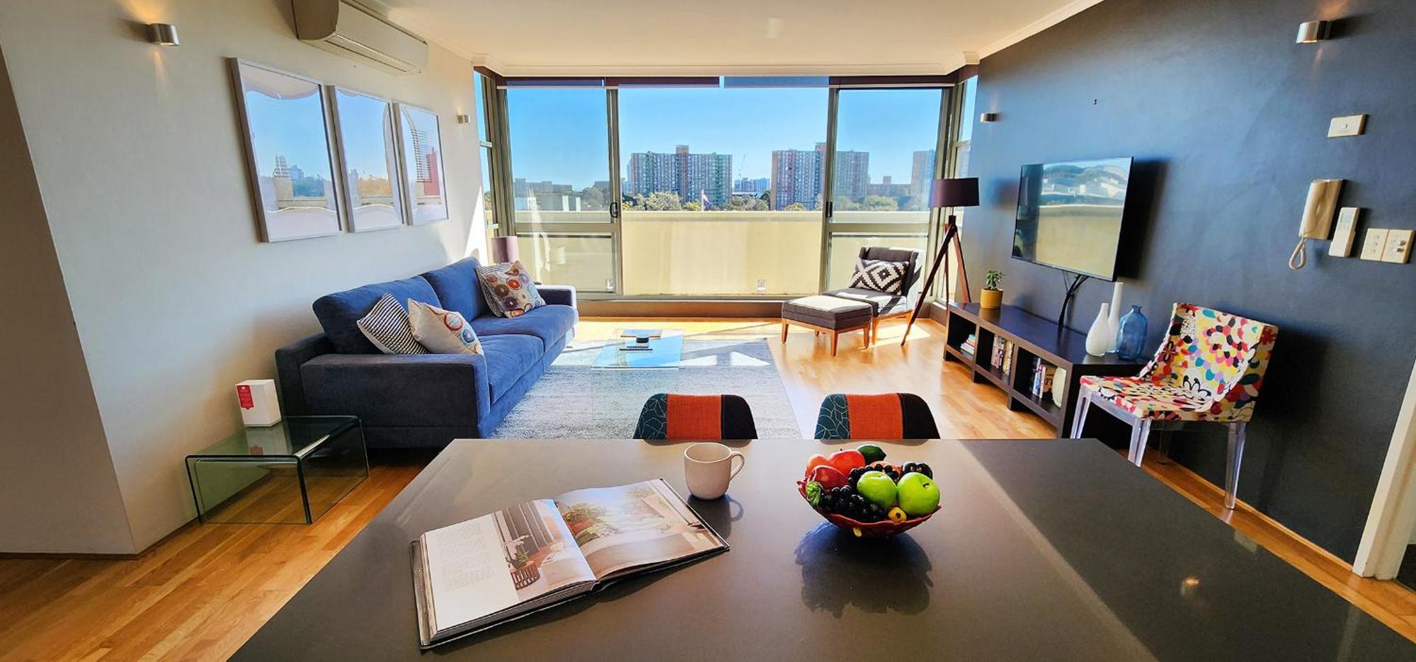 Contemporary Floor With Views Apartment