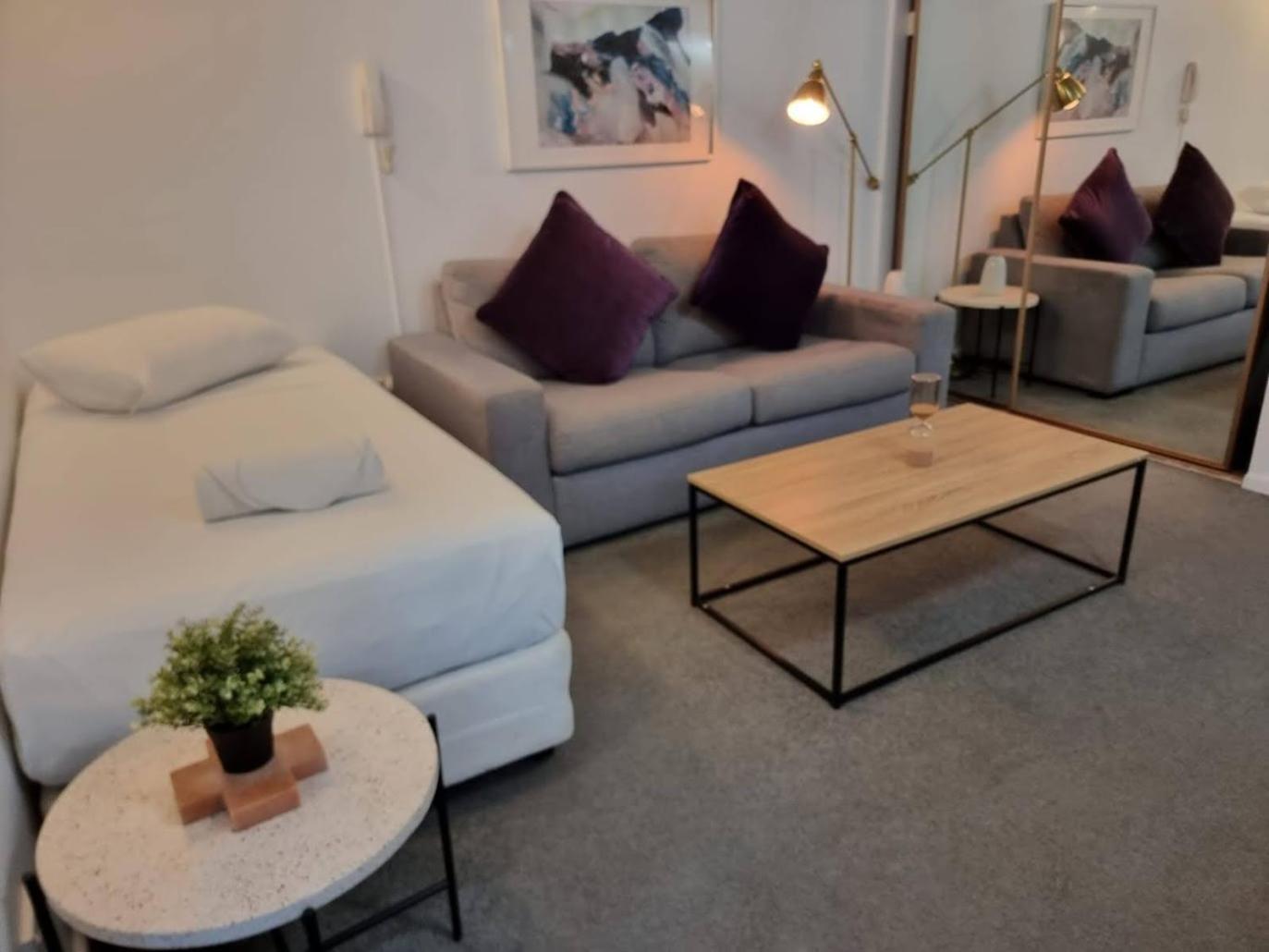 Centre 1 Bedroom With Balcony Sydney