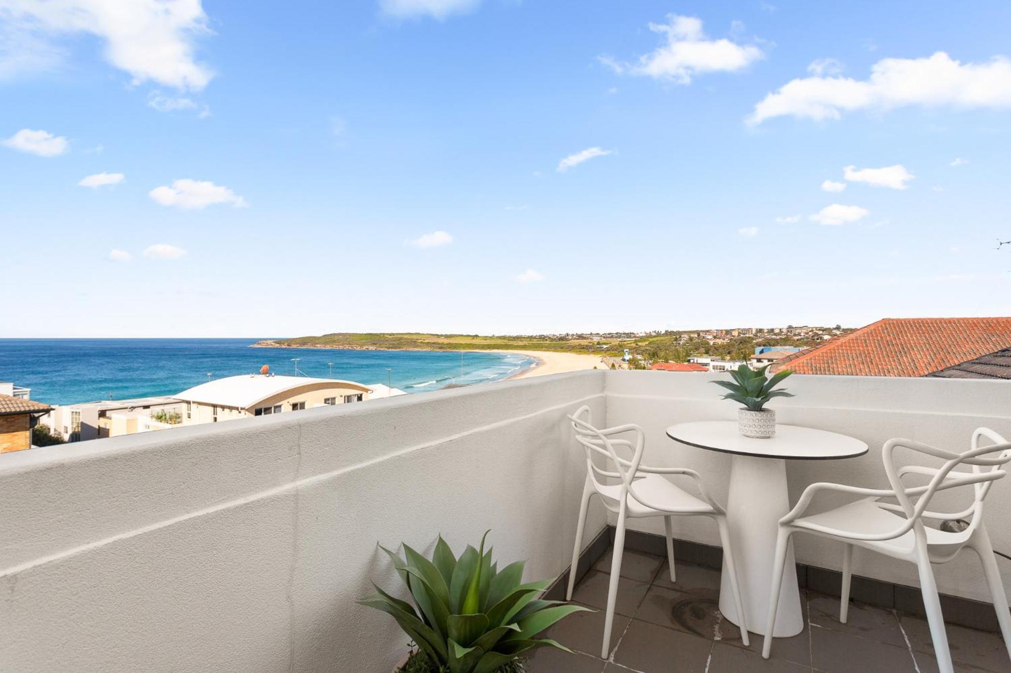 Pristine 2-bed With Expansive Views Apartment