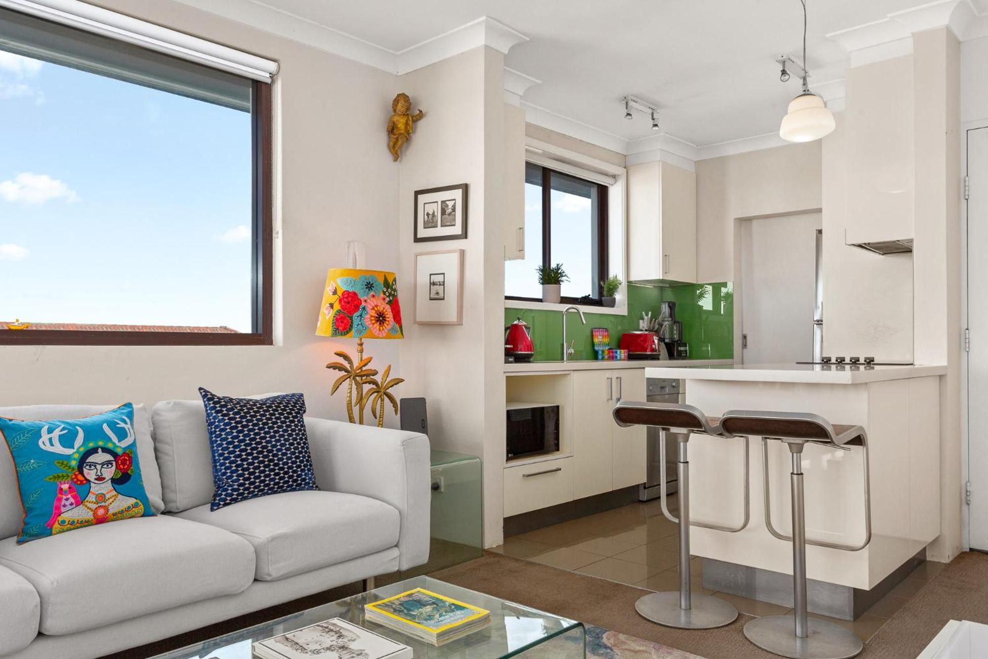Pristine 2-bed With Expansive Views Apartment *