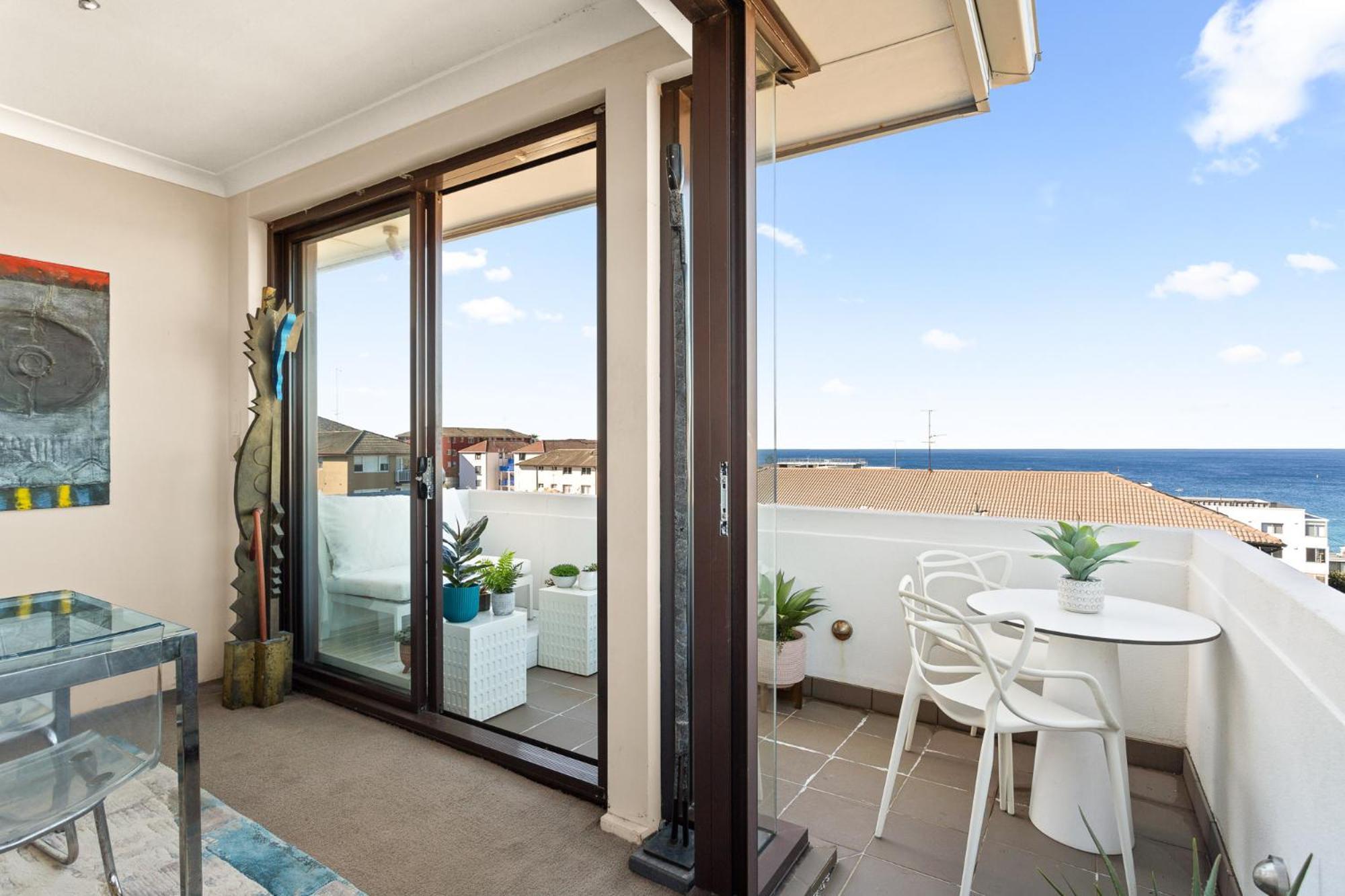 Pristine 2-bed With Expansive Views