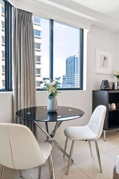 Apartment 92b Stylish Abnb With Local Flair In