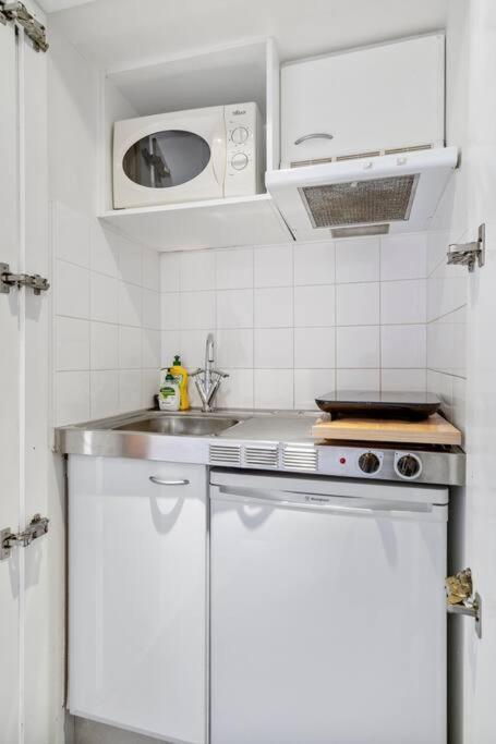 Apartment 92b Stylish Abnb With Local Flair In *
