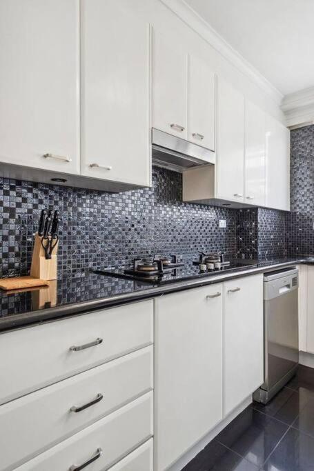 92a Comfortable 1br Abnb In Sydney, Free Parking Apartment *