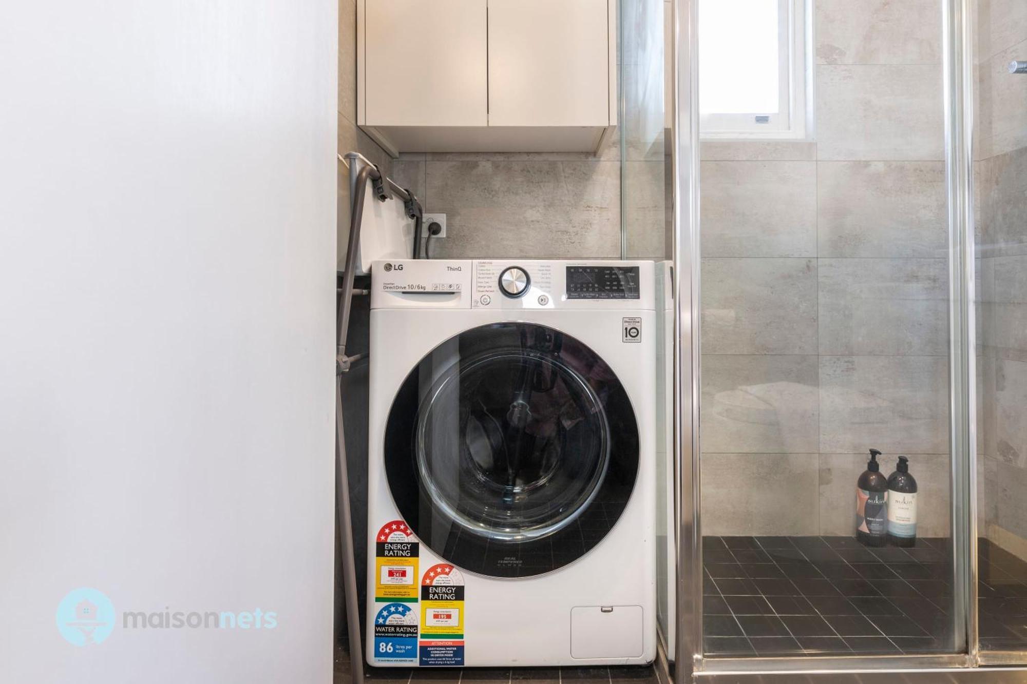 Floor 1 Bedroom Sunroom Close To Cbd Apartment Sydney