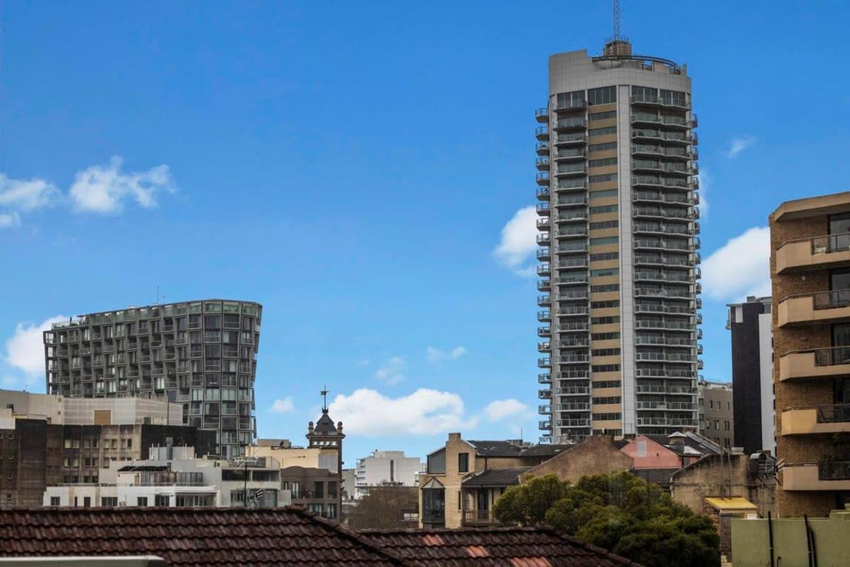Floor 1 Bedroom Sunroom Close To Cbd Sydney