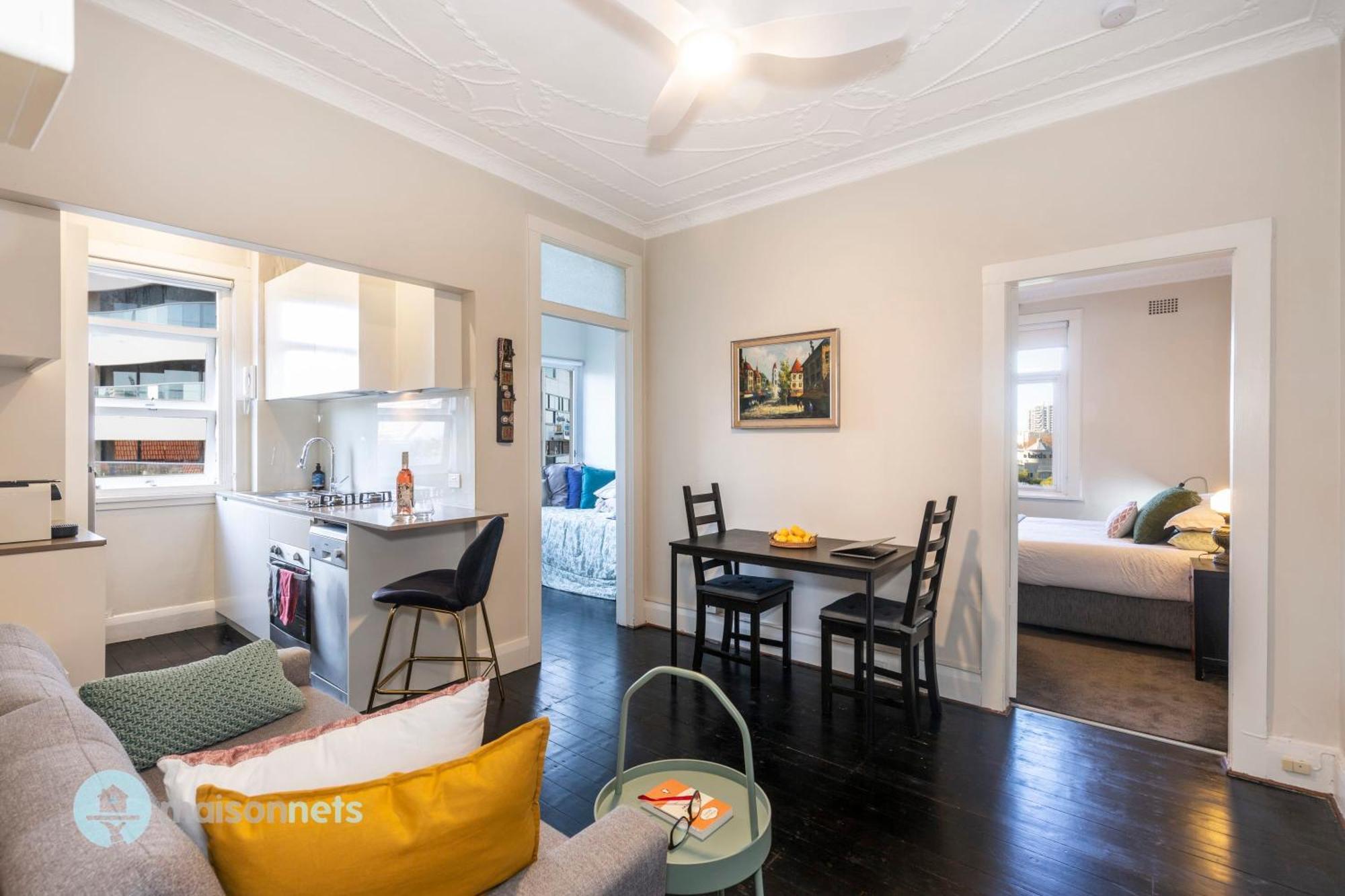 Floor 1 Bedroom Sunroom Close To Cbd Apartment