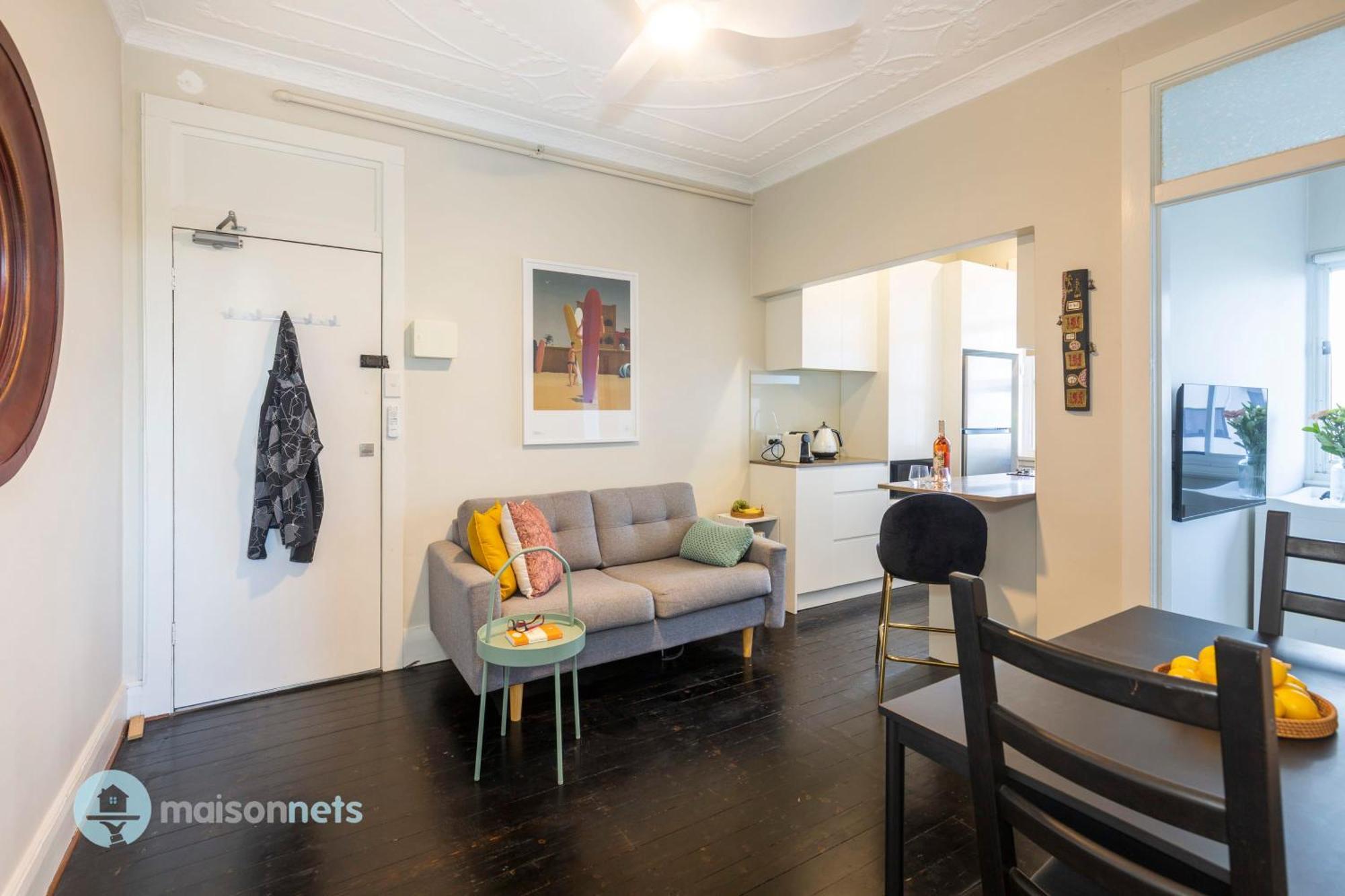 Floor 1 Bedroom Sunroom Close To Cbd Apartment *